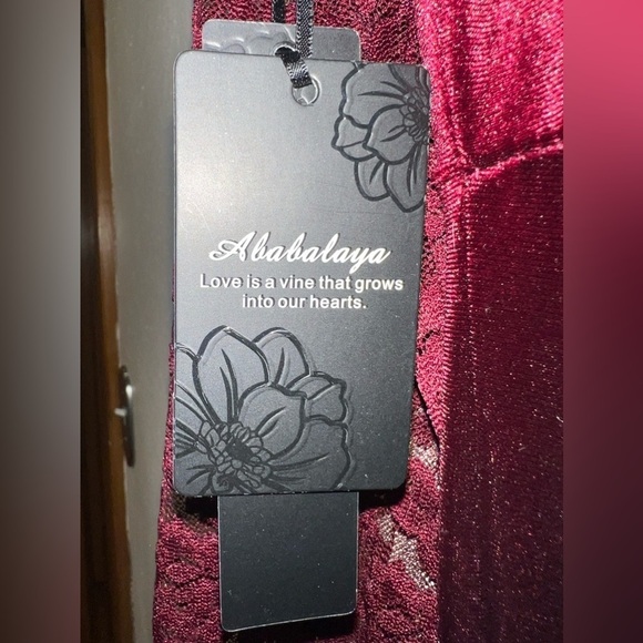 Ababalaya Velvet Lace Sleeve Wrap Gown – Deep Burgundy – Size XL - Picture 12 of 12